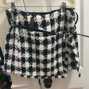 VENUS Black and White Plaid Mini Skirt